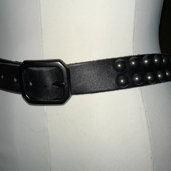 Dark studded, quality leather belt, Large - Picture 5 of 6